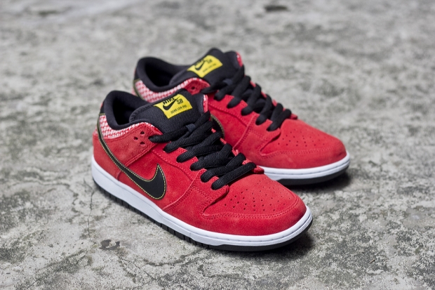 Nike sb store dunk low firecracker