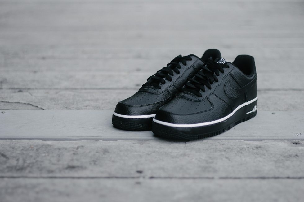 Nike air force on sale 1 07 pivot black