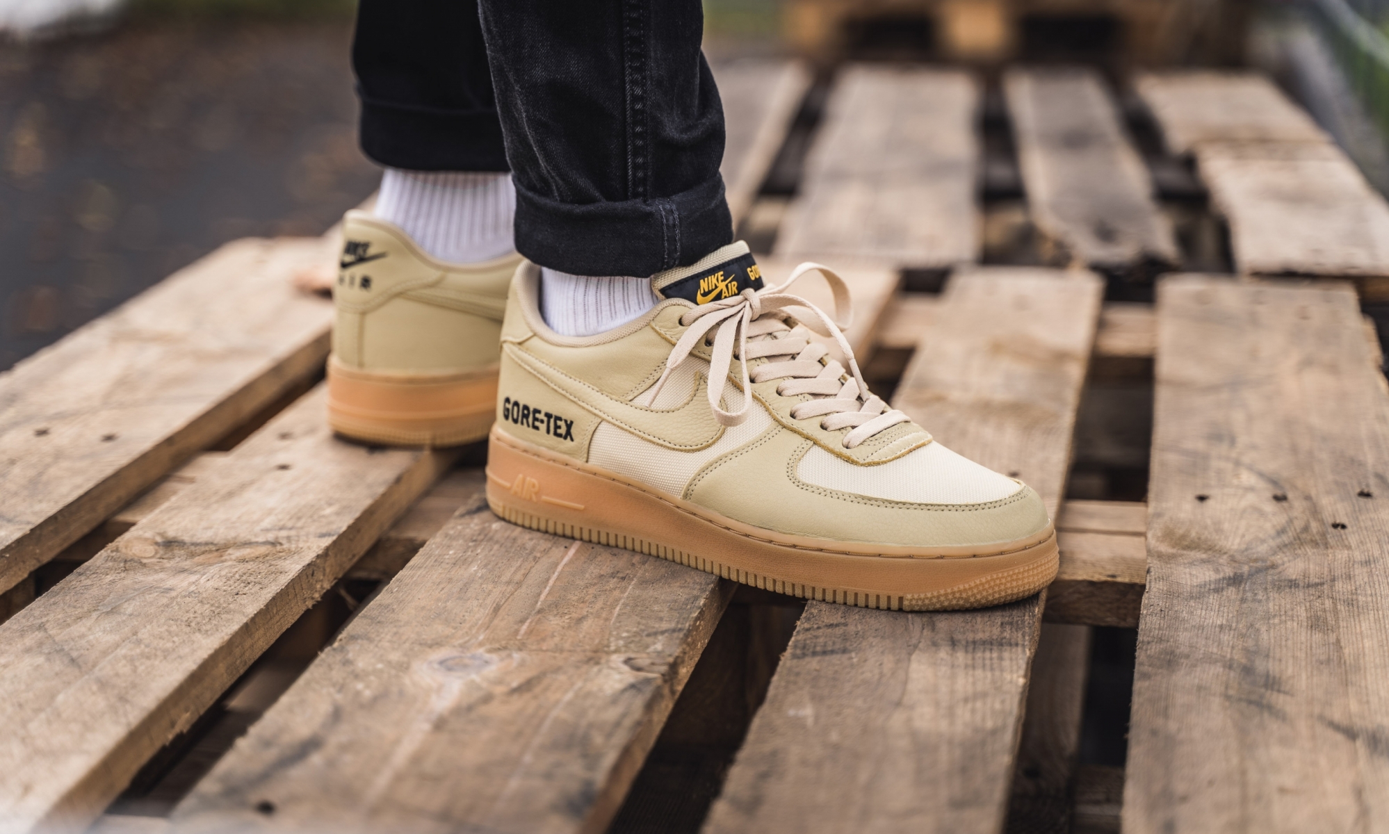 nike air force 1 gore tex tan