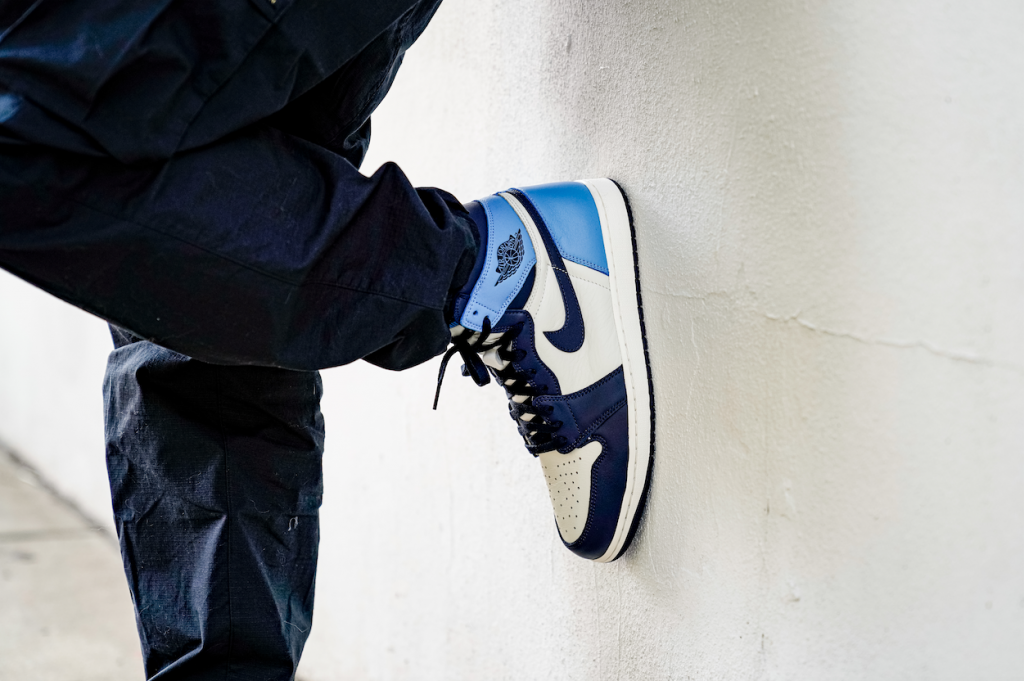 aj1 obsidian on feet