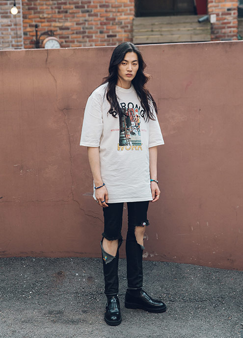 Manga vee Vooruitgang 7 Ways To Style An Oversized T-Shirt - MASSES